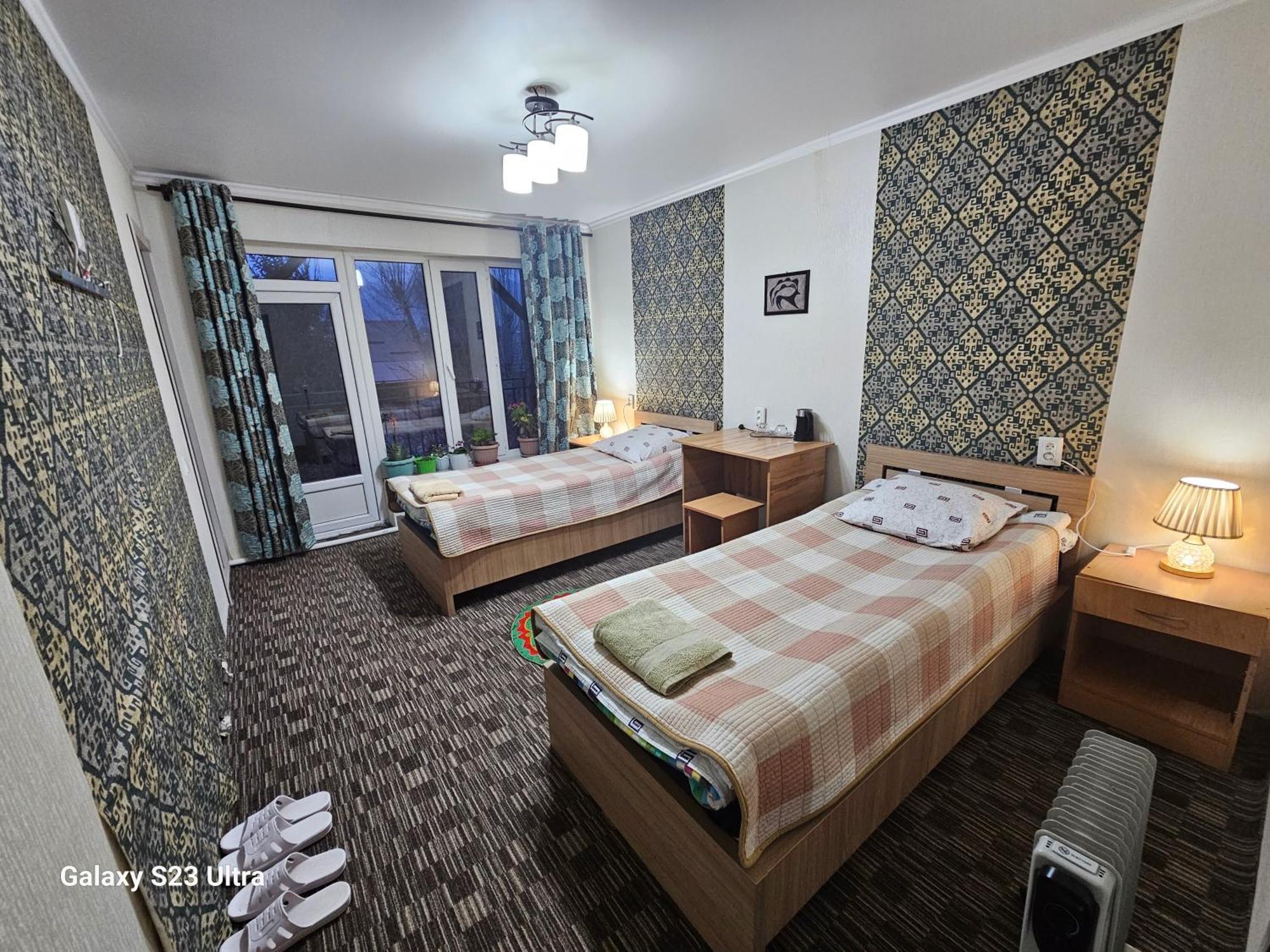 Kochkor Guest House Mira מראה חיצוני תמונה