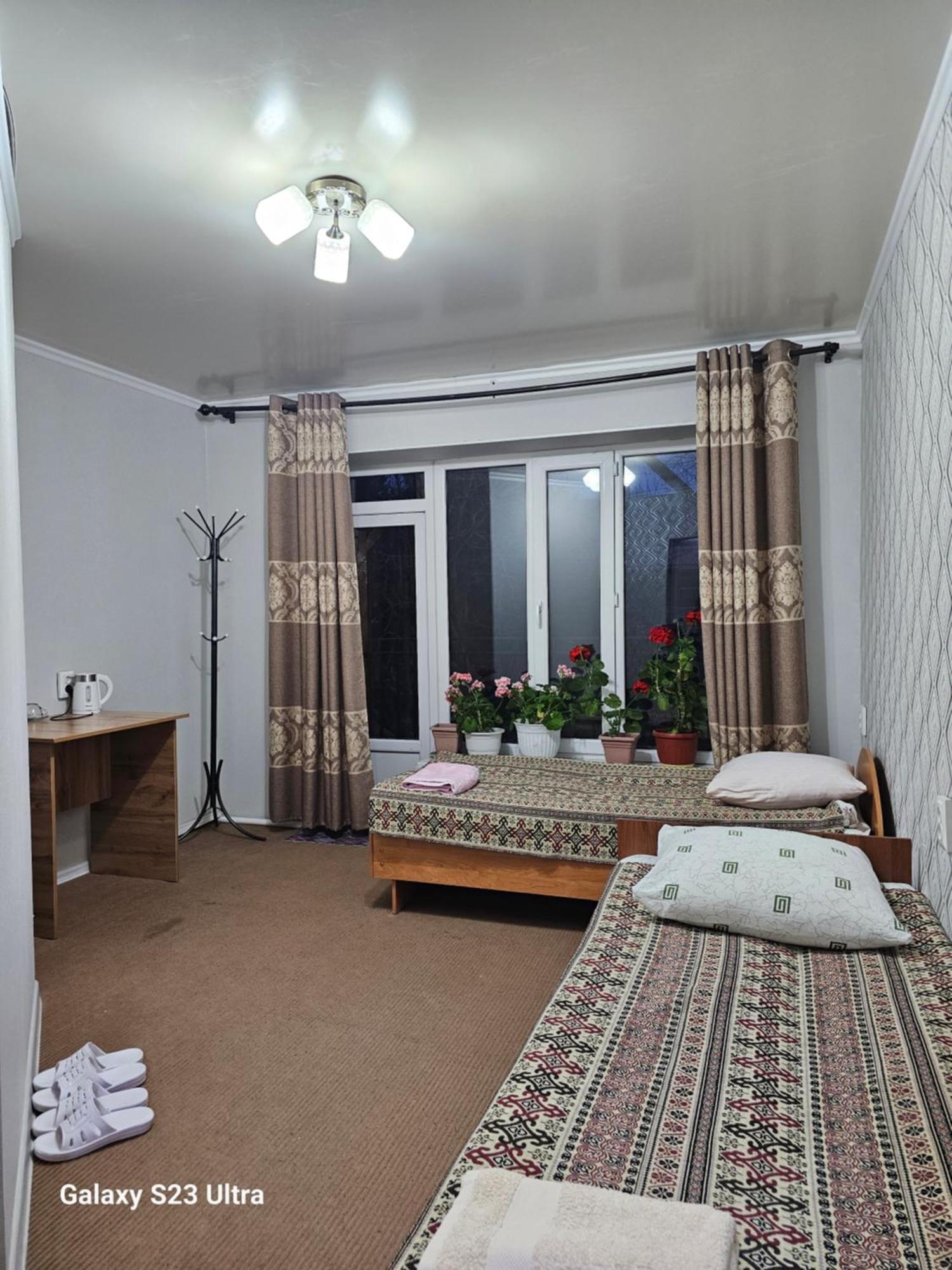 Kochkor Guest House Mira מראה חיצוני תמונה