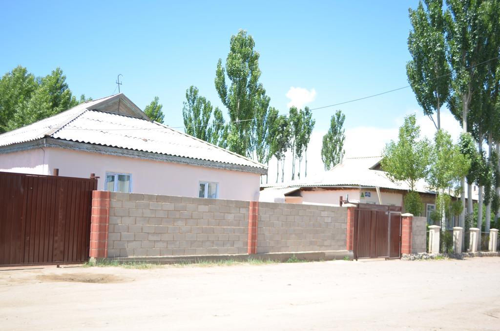 Kochkor Guest House Mira מראה חיצוני תמונה