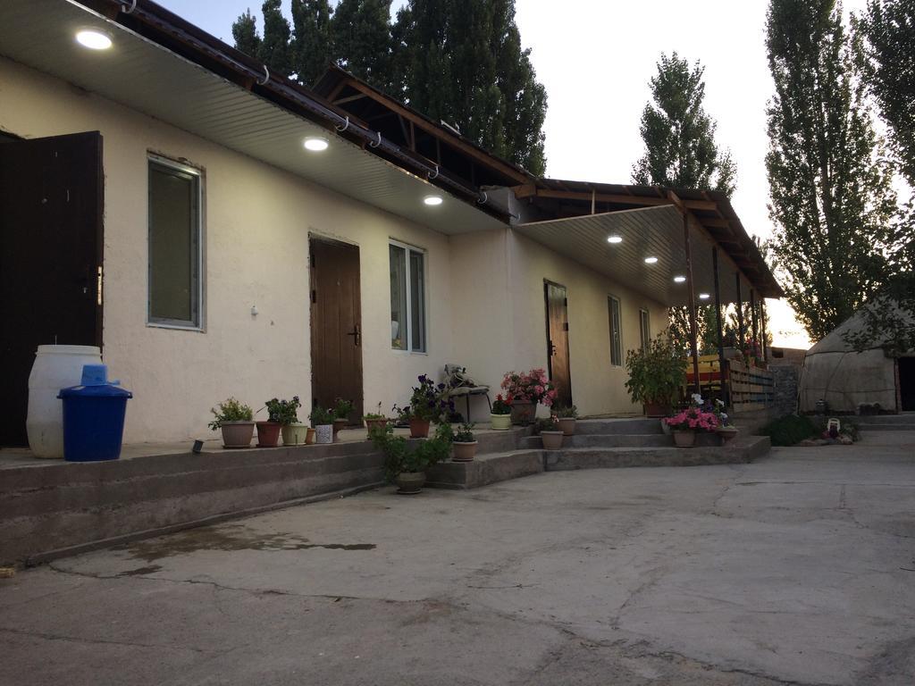 Kochkor Guest House Mira מראה חיצוני תמונה