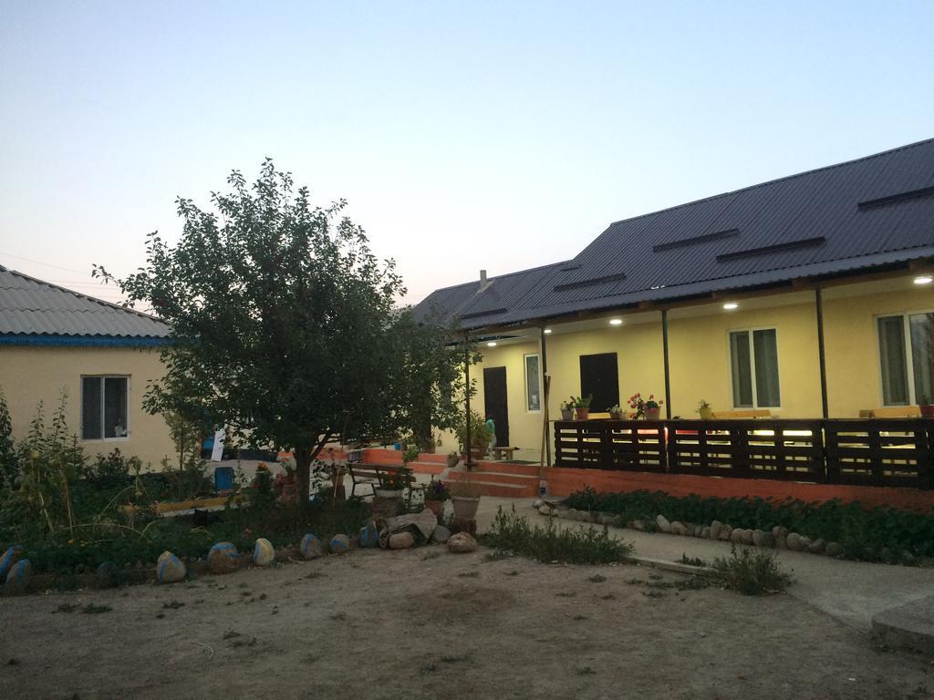 Kochkor Guest House Mira מראה חיצוני תמונה