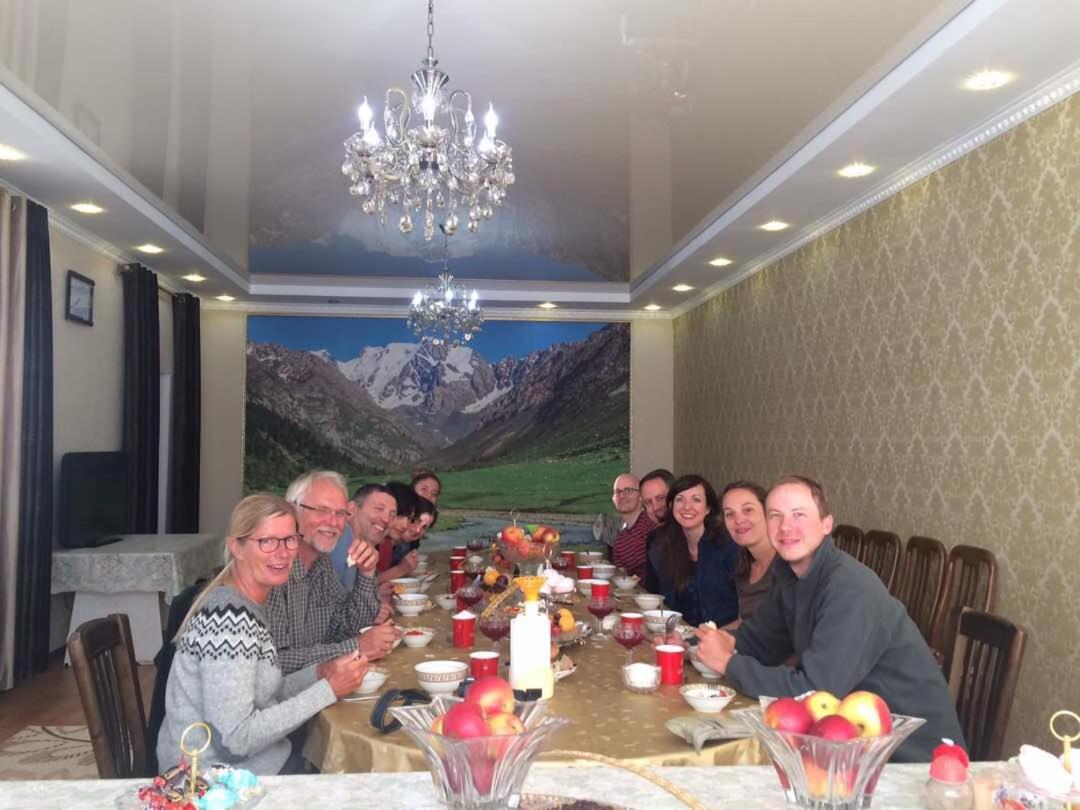 Kochkor Guest House Mira מראה חיצוני תמונה
